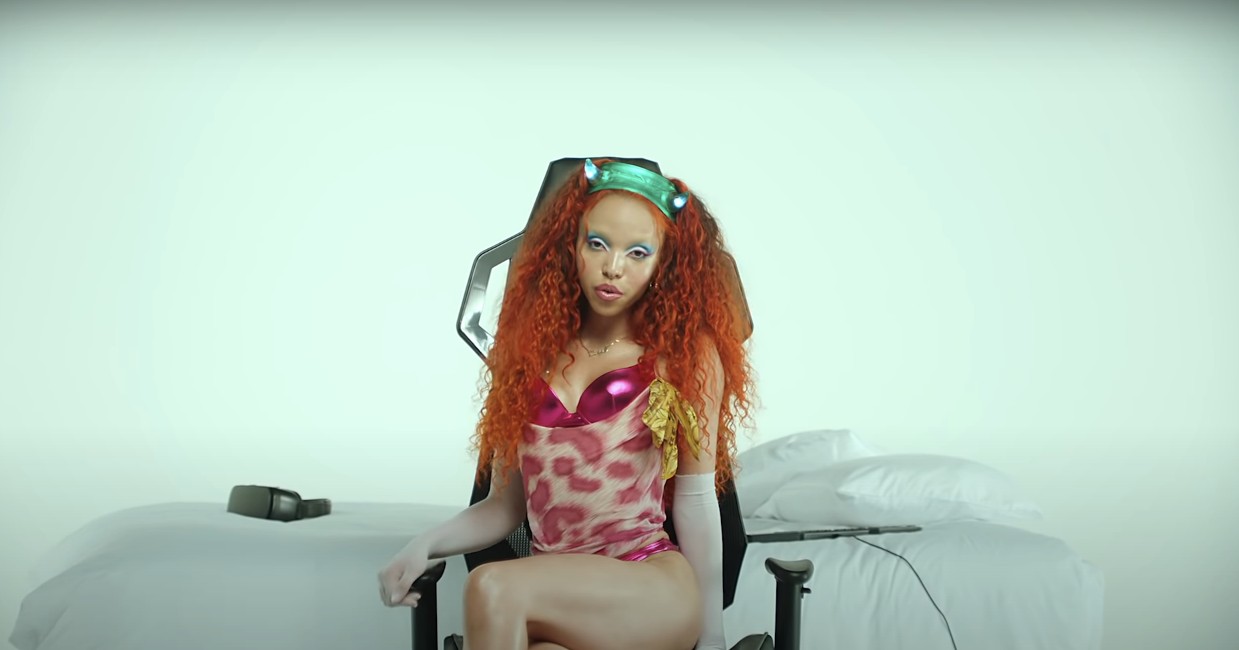 645AR i FKA twigs w nowym numerze popychają R&B w nowym, piskliwym kierunku